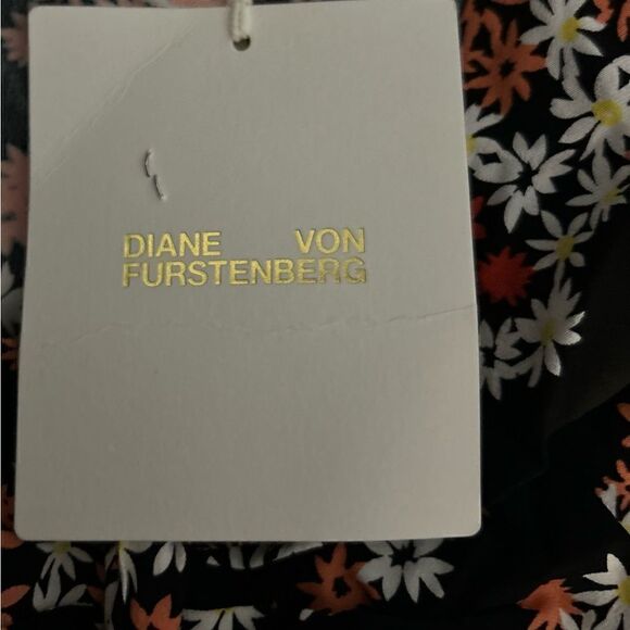 NEW Diane Von Furstenberg Zoie Black Floral Knot-Front Crop Top Blouse Size 2 - Picture 5 of 9